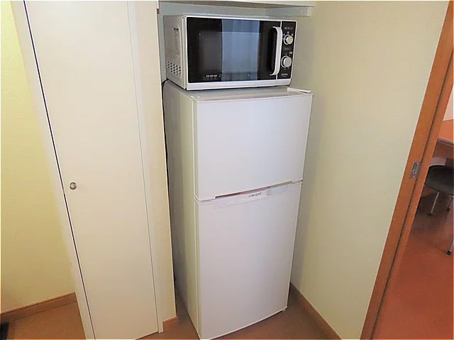 電子レンジ、冷蔵庫完備