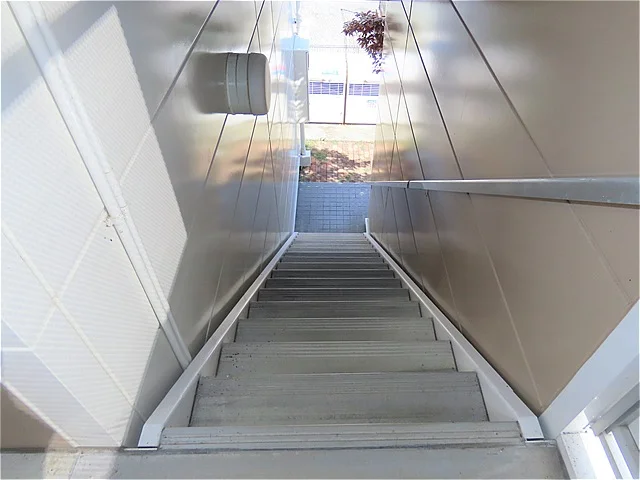 階段上からのアングルです