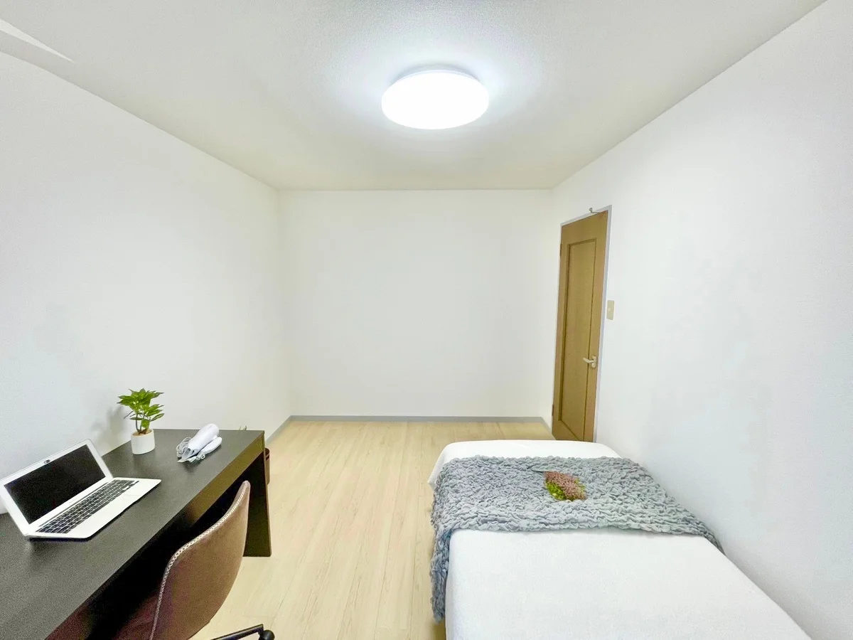 ※撮影用の観葉植物・食器調理器具・雑貨類等はございません。※図面・写真は現況優先。