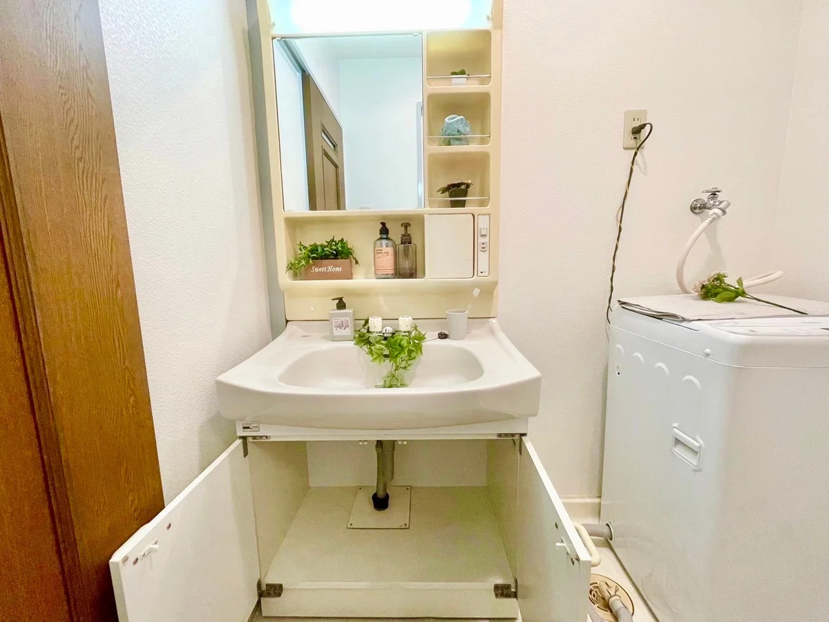 ※撮影用の観葉植物・食器調理器具・雑貨類等はございません。※図面・写真は現況優先。