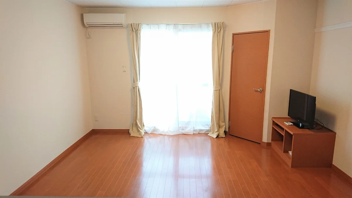 ベットや椅子、机は設置がありません