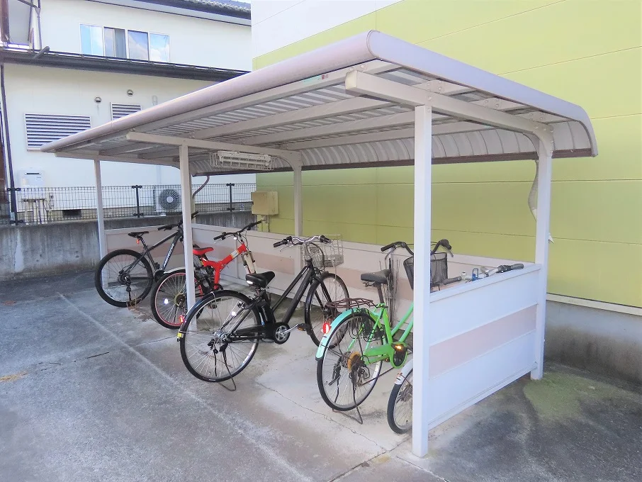 屋根付き駐輪場あり