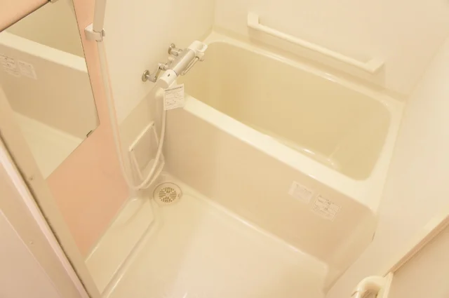 女性に嬉しい、バニティミラー付きのドレッサーです