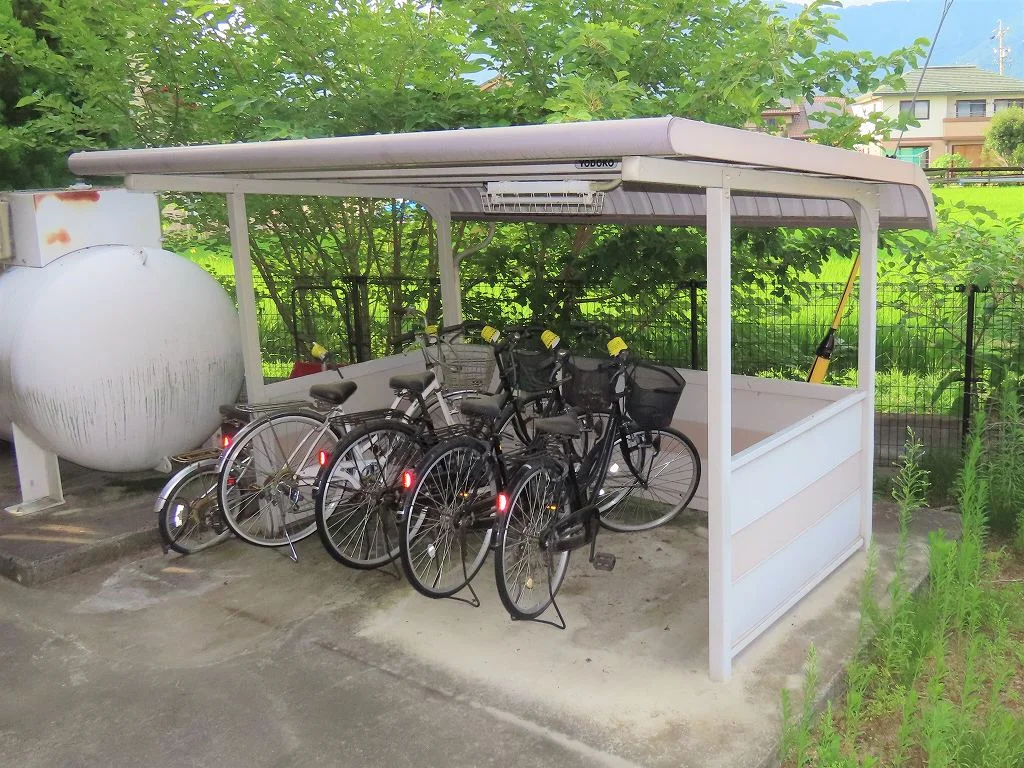 屋根付き駐輪場あり