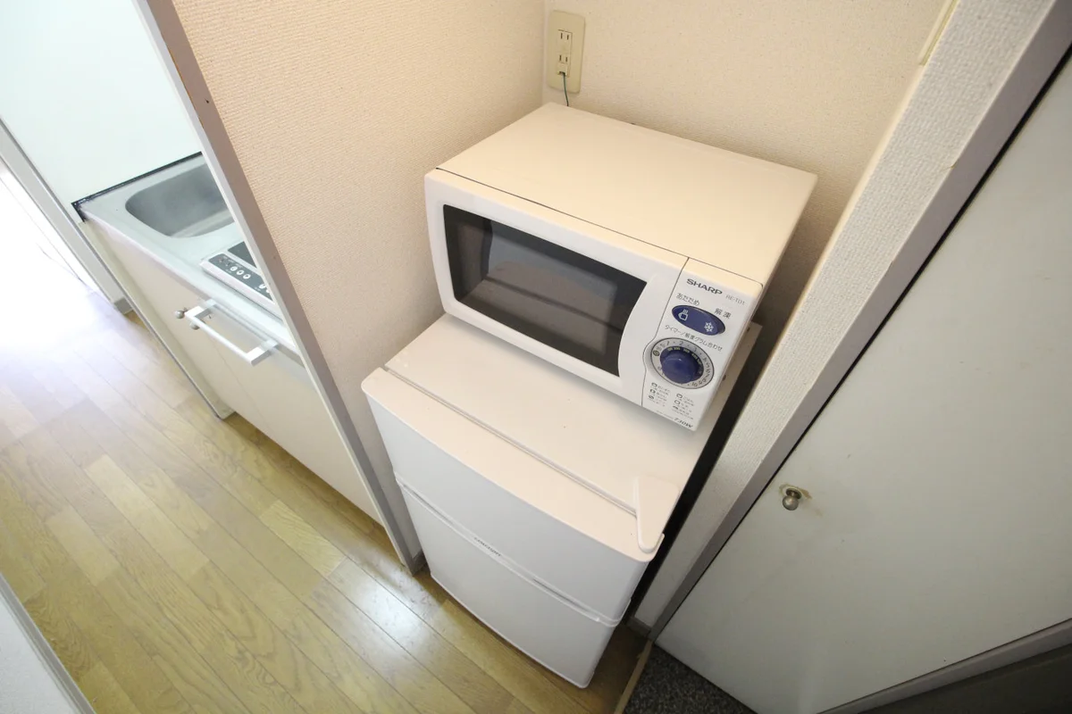 家電付きタイプのお部屋は冷蔵庫・電子レンジ付き♪