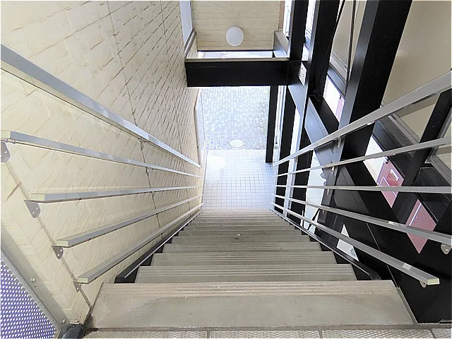 階段上からのアングルです