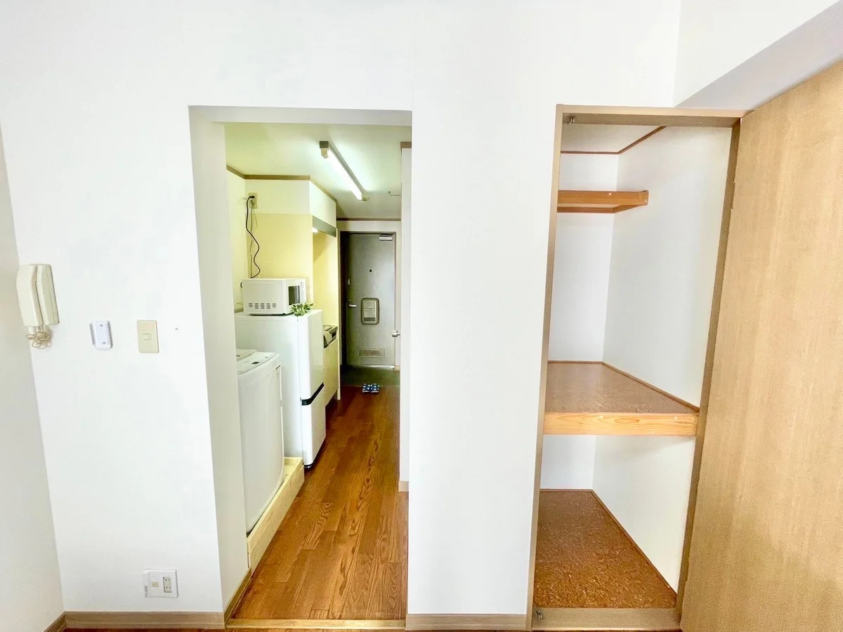 ※撮影用の観葉植物・食器調理器具・雑貨類等はございません。※図面・写真は現況優先。