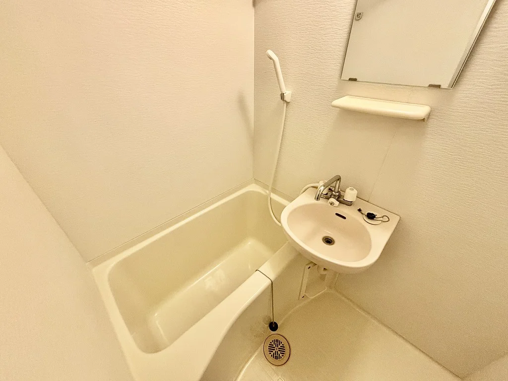 設備・仕様は号室により異なる為、現況を優先いたします。