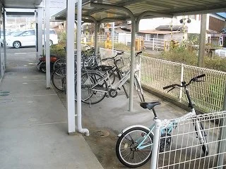 屋根付駐輪場