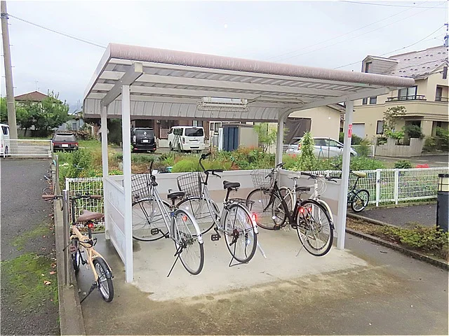 屋根付き駐輪場あり