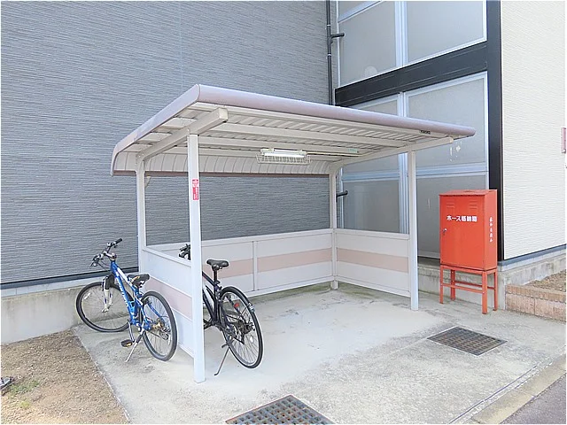 屋根付き駐輪場あり