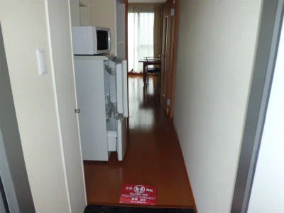 奥に居室が見えます。