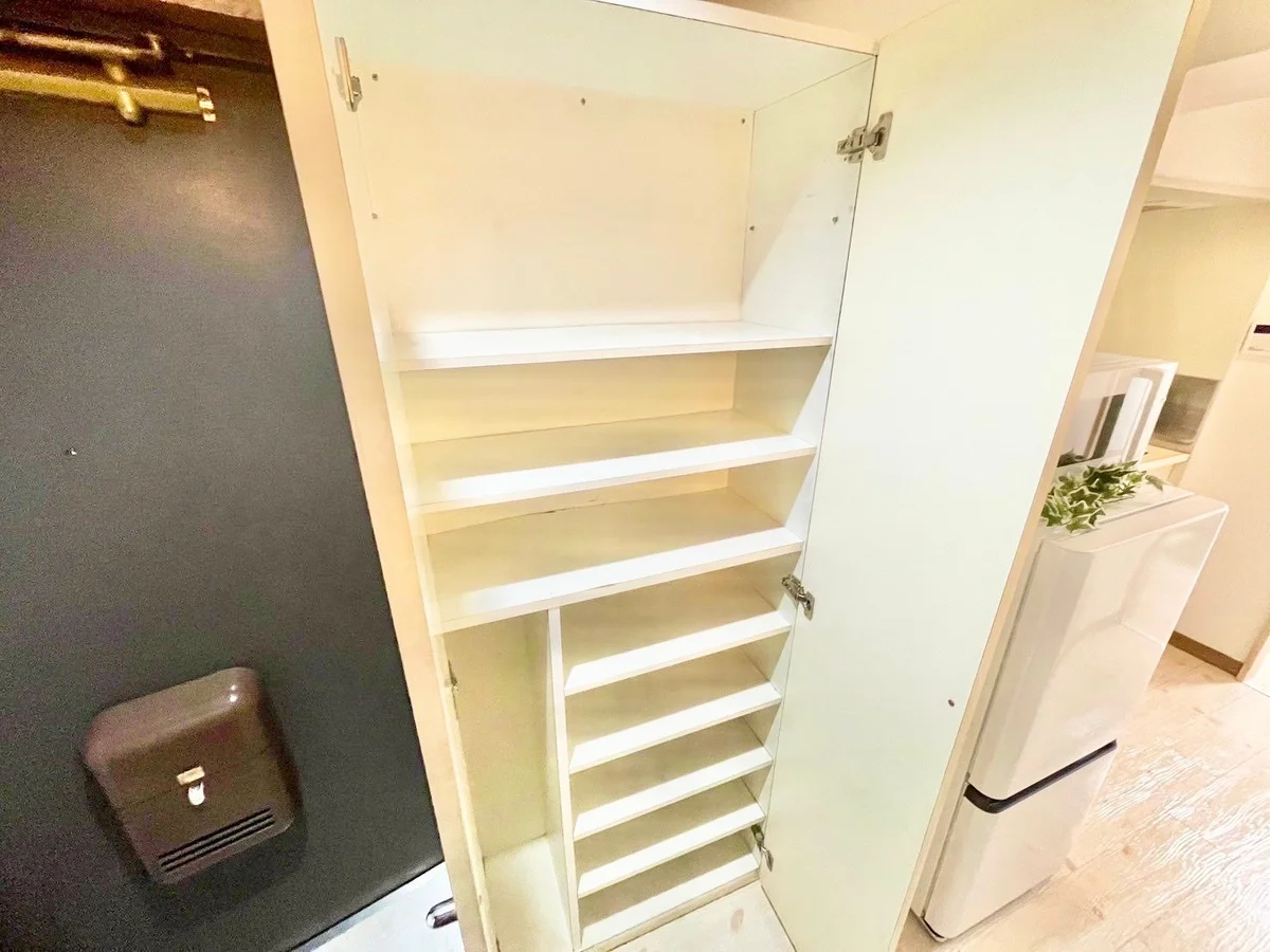 ※撮影用の観葉植物・食器調理器具・雑貨類等はございません。※図面・写真は現況優先。