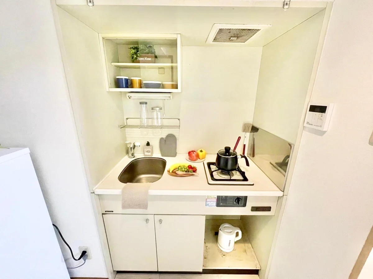 ※撮影用の観葉植物・食器調理器具・雑貨類等はございません。※図面・写真は現況優先。