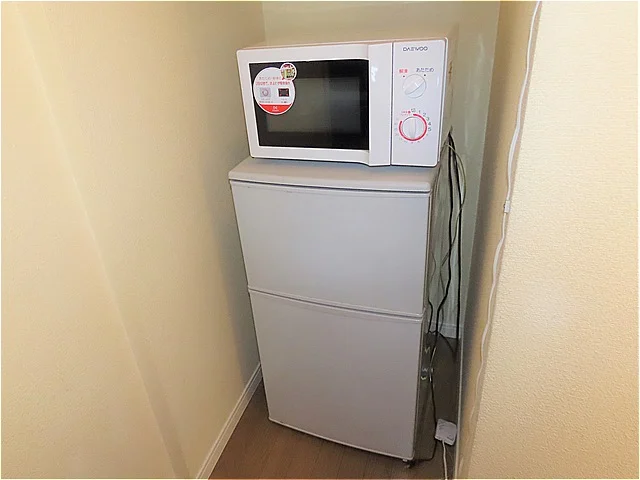 電子レンジ、冷蔵庫完備