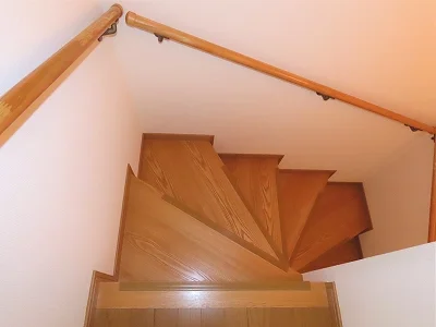 メゾネットタイプのお部屋で室内に階段があります