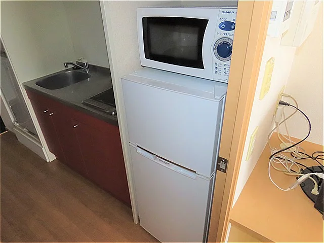 電子レンジ、冷蔵庫完備