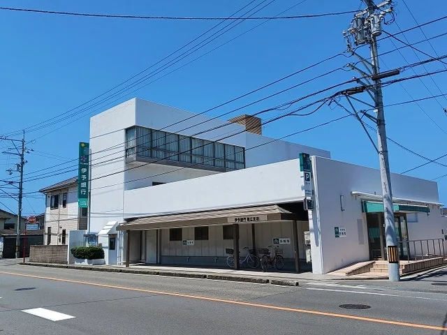 伊予銀行堀江支店様まで450m