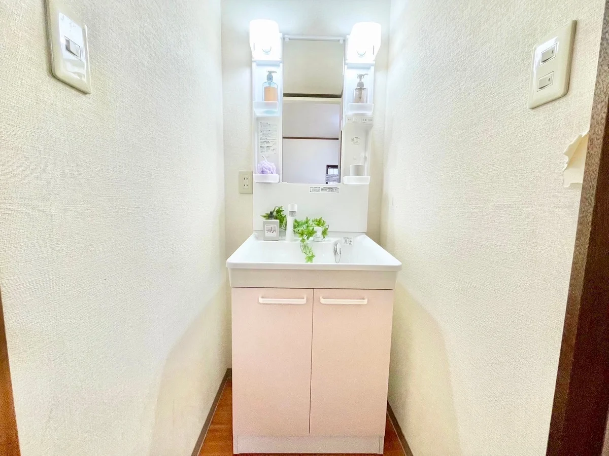 ※撮影用の観葉植物・食器調理器具・雑貨類等はございません。※図面・写真は現況優先。