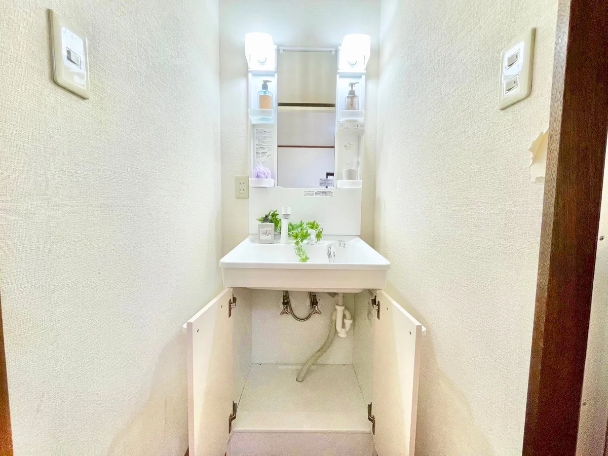 ※撮影用の観葉植物・食器調理器具・雑貨類等はございません。※図面・写真は現況優先。