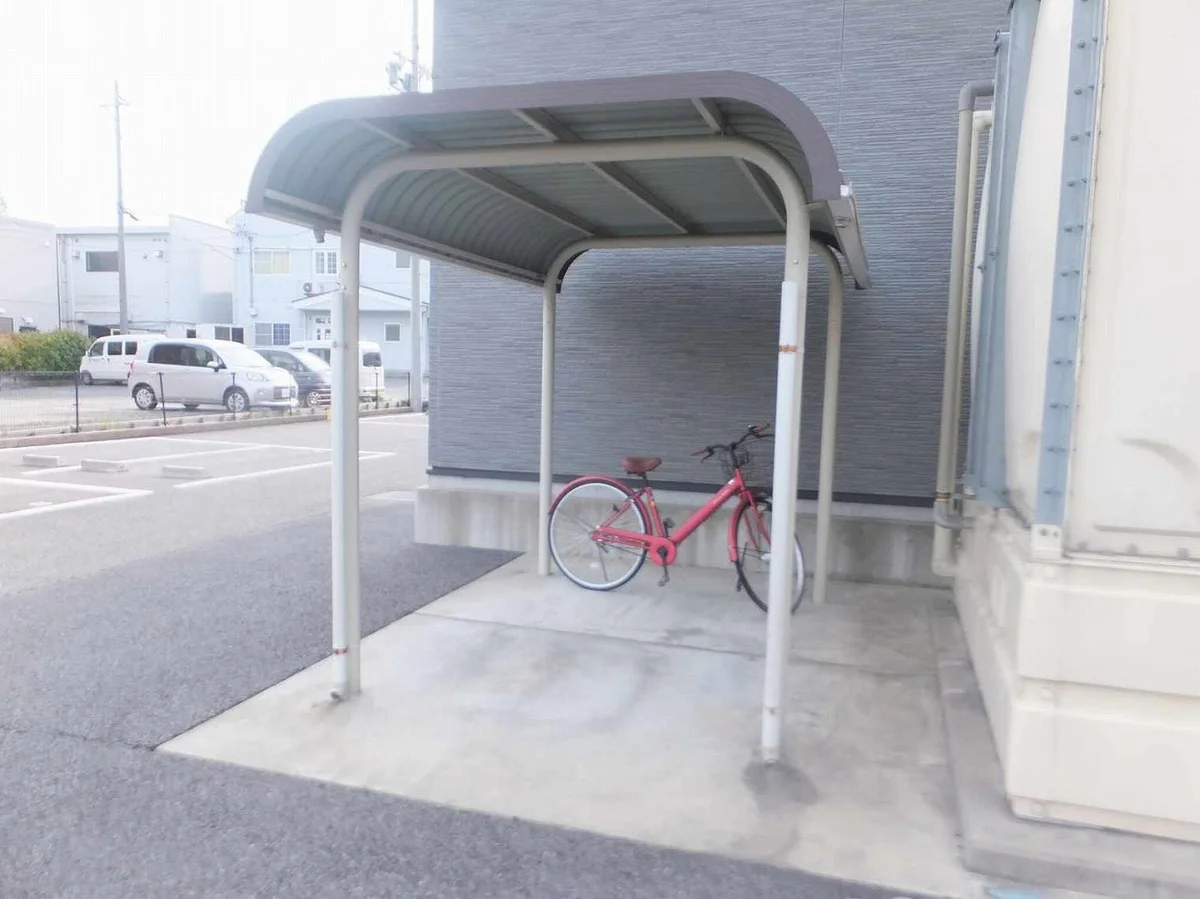 屋根付き駐輪場あり