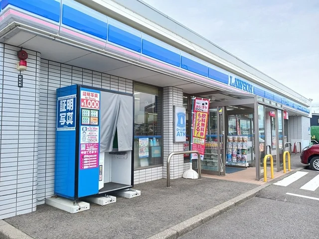 ローソン能代藤山店まで363m