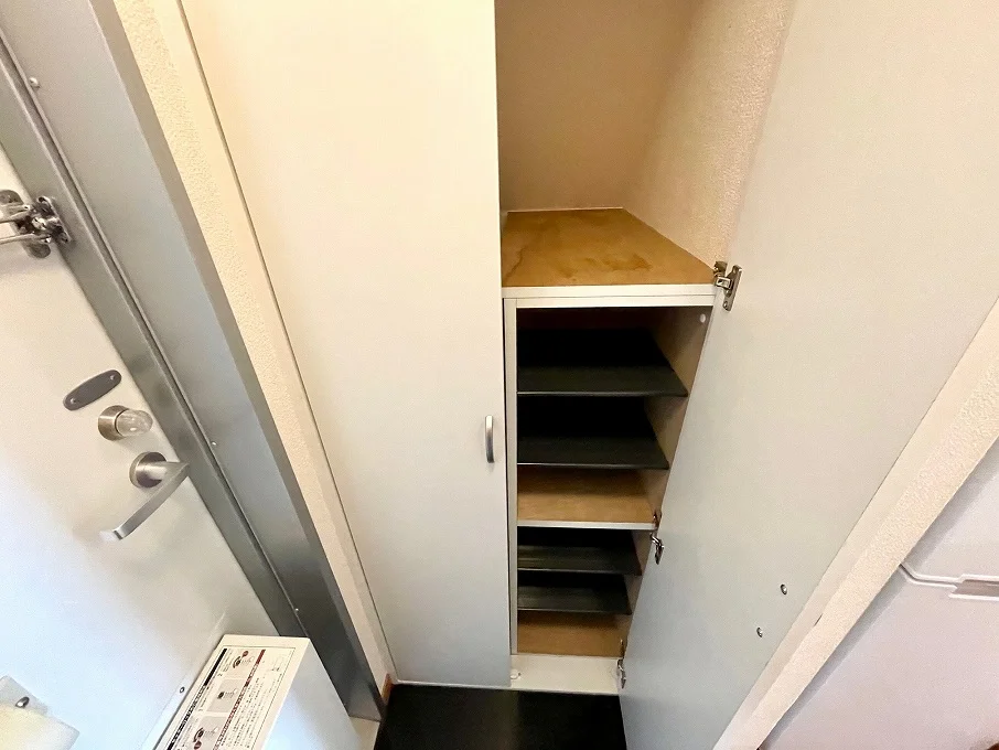 玄関には大容量収納のシューズボックス