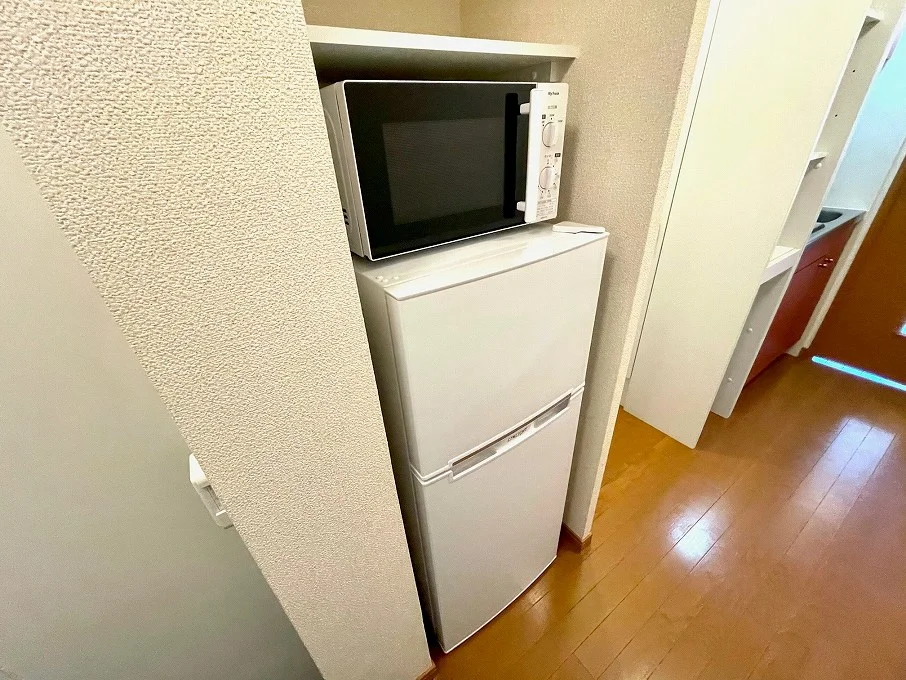 電子レンジ、冷蔵庫完備