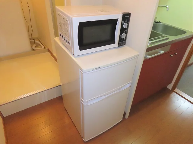 電子レンジ、冷蔵庫完備