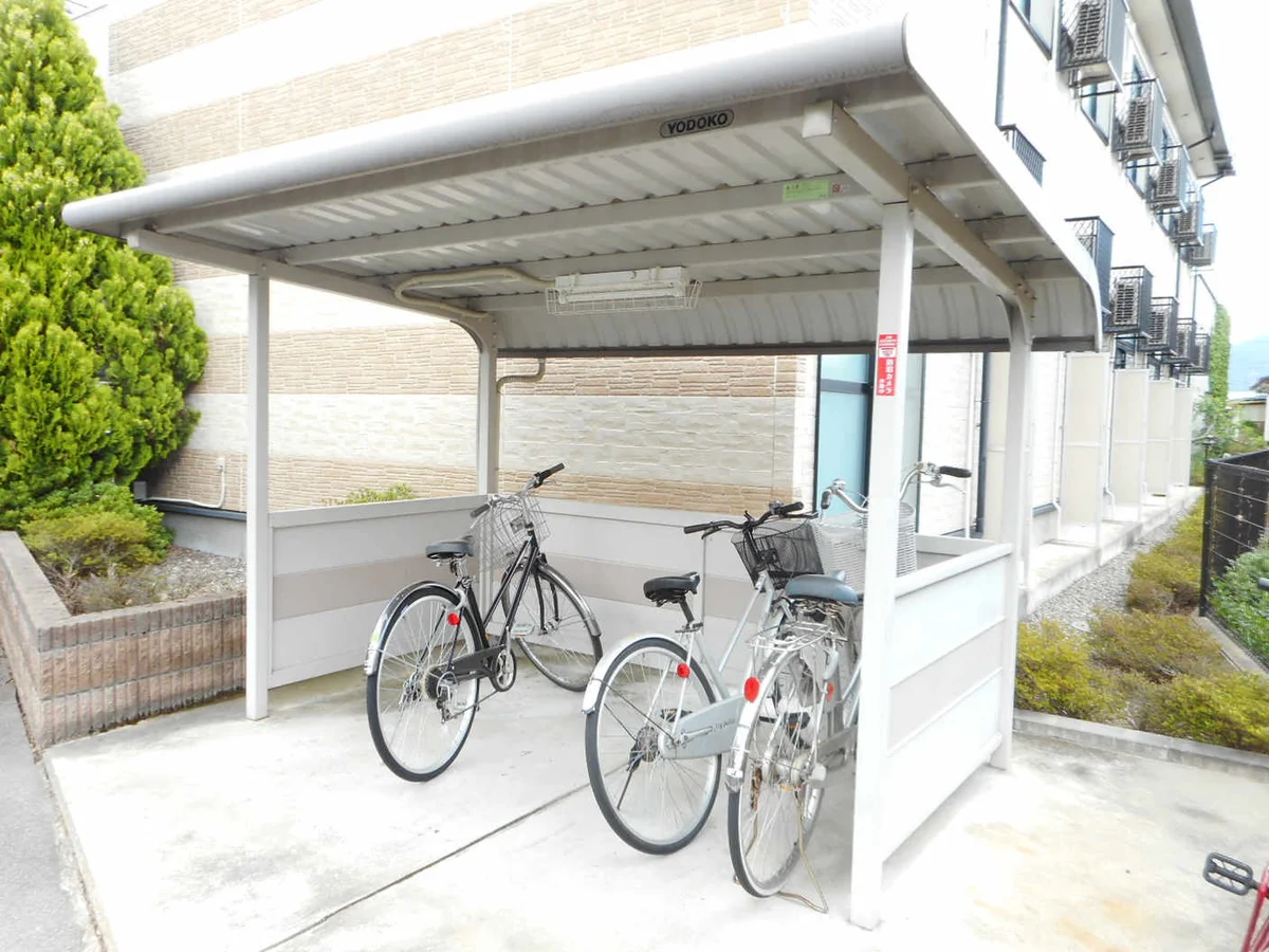 屋根付き駐輪場あり