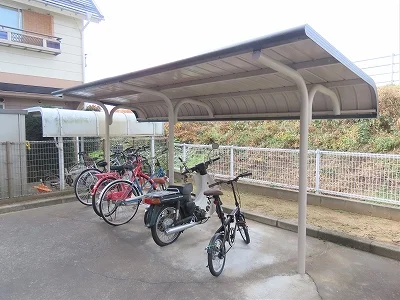 屋根付き駐輪場あり