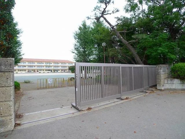 藪塚本町小学校まで1700m