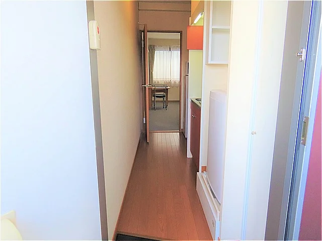 玄関からのアングルです