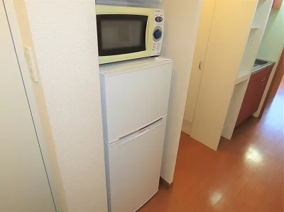 電子レンジ、冷蔵庫完備