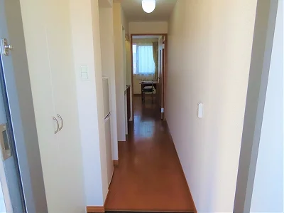 玄関からのアングルです
