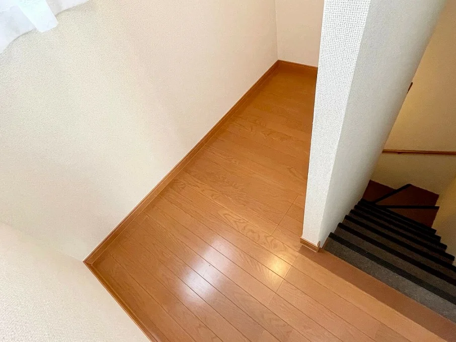 階段横にスペースがあり、お部屋を広く活用できます