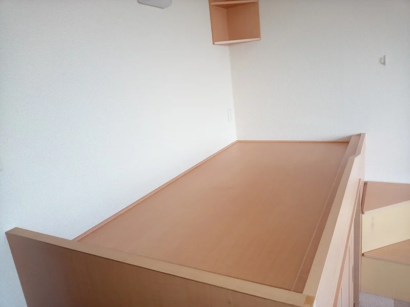 ベッドの下は大型収納