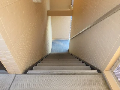 階段上からのアングルです