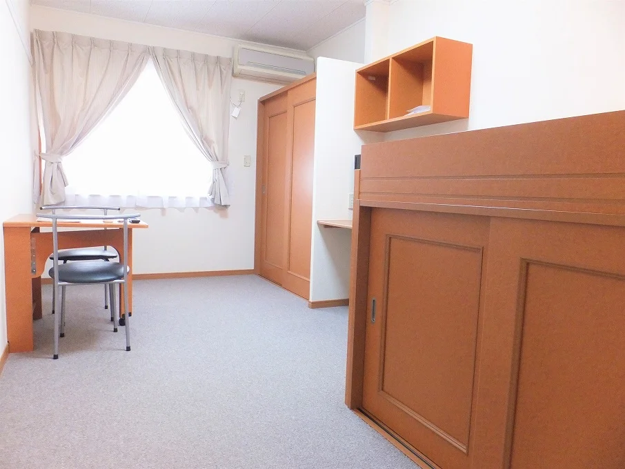 ハイベッドタイプのお部屋です