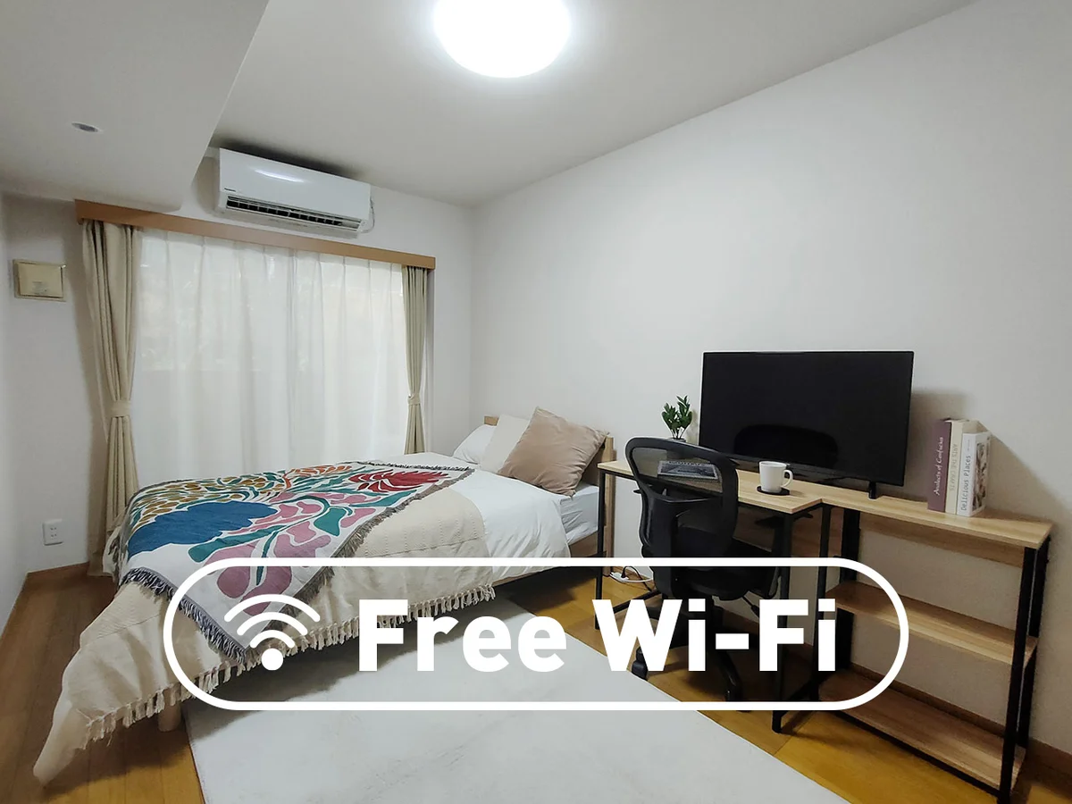 写真はお部屋のイメージです。ラグなどの室内装飾はございません。