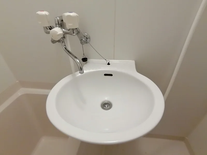 お風呂に洗面台あり。