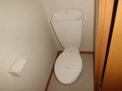 風呂とトイレは別々です。