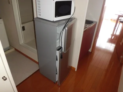 冷蔵庫と電子レンジ。