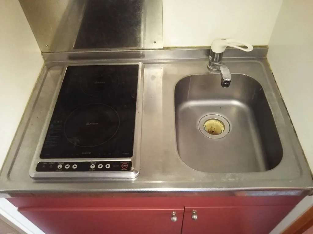 2口ラジエントヒーター付き。部屋により設備が異なる場合あり。