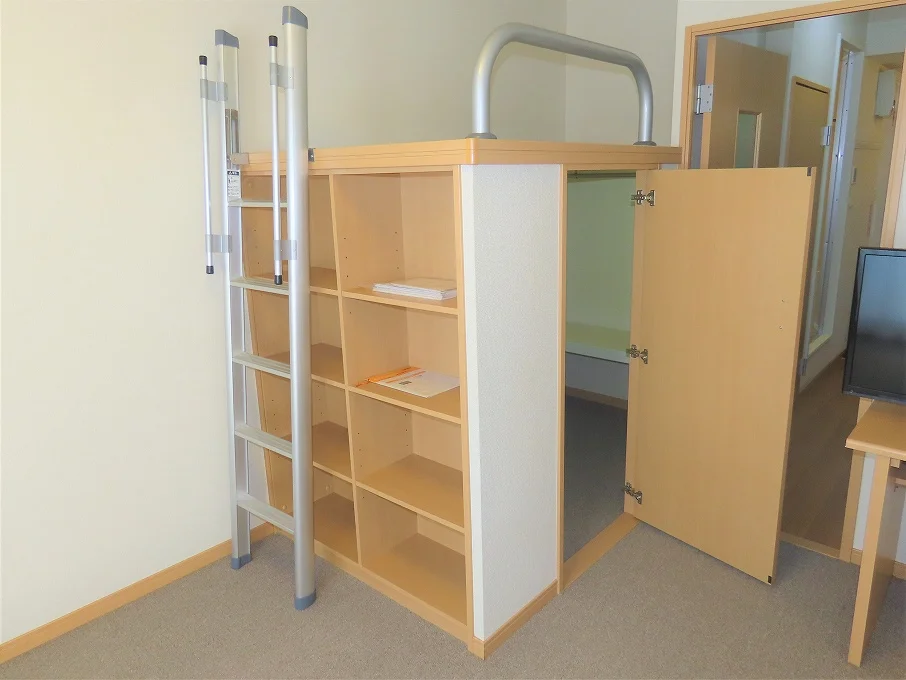 本棚、ベッド下収納あり