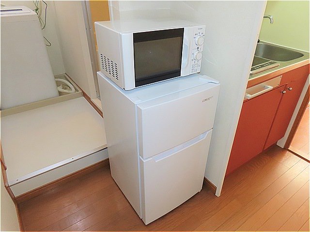 電子レンジ、冷蔵庫完備