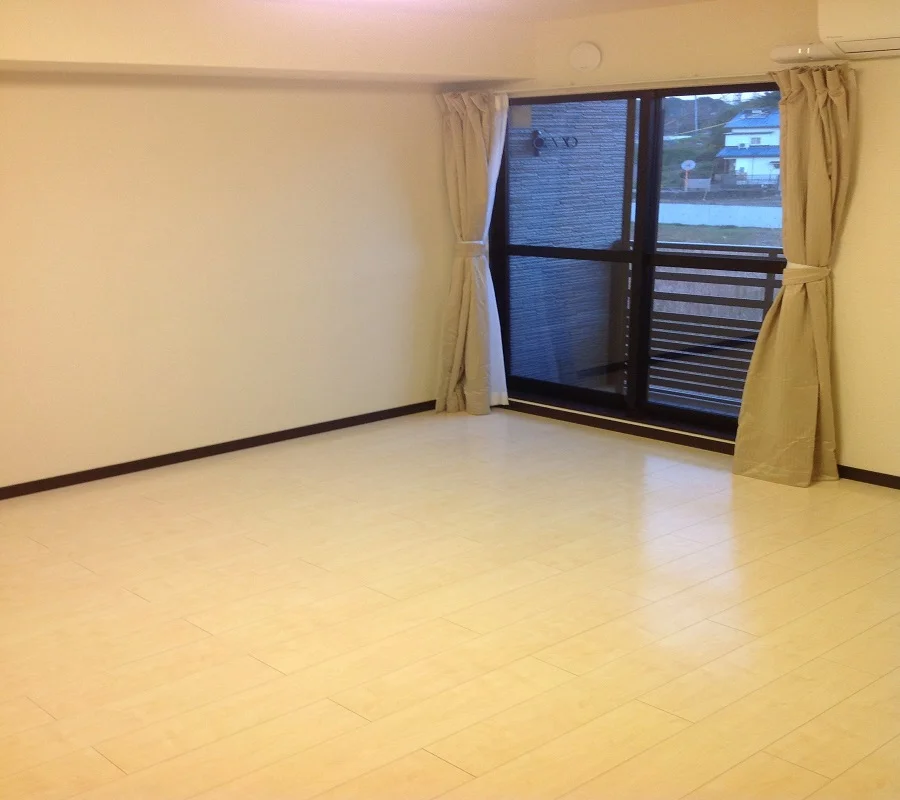 １階はフローリング　2階は絨毯です。