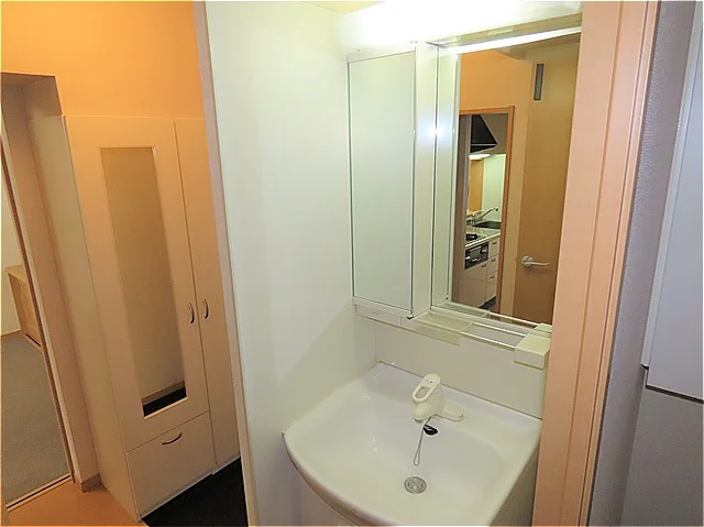 使いやすい独立洗面台です