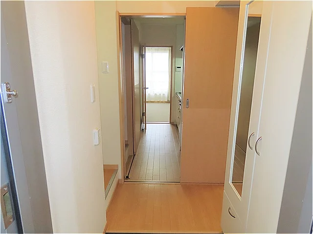 玄関からのアングルです