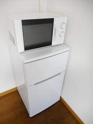 電子レンジ、冷蔵庫完備